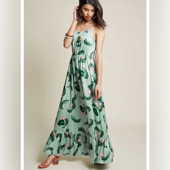 NWT Vero Moda Tropical Print Ruffle Hem Maxi Dress 
Size S - Picture 1 of 10